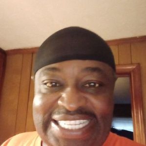 Meet your Posher, Amos